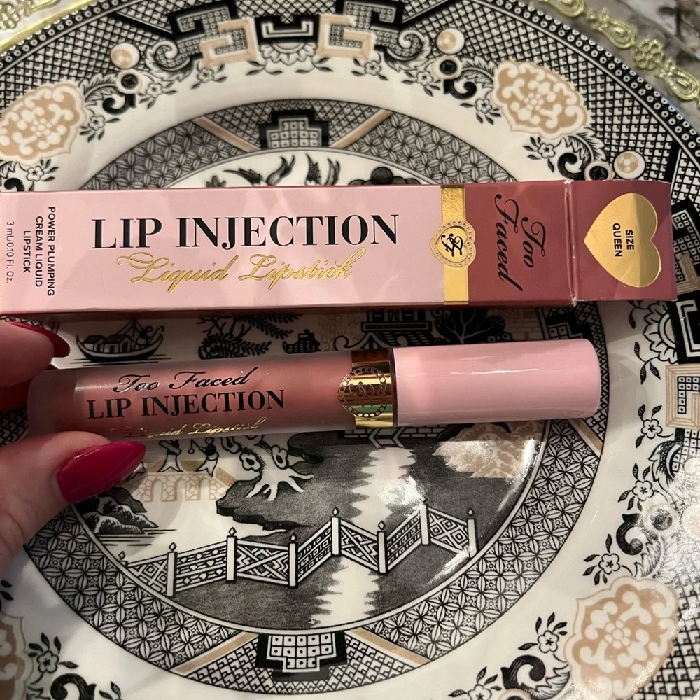 New! Too Faced Lip Injection Plumping Cream Liquid Lipstick - Size Queen
